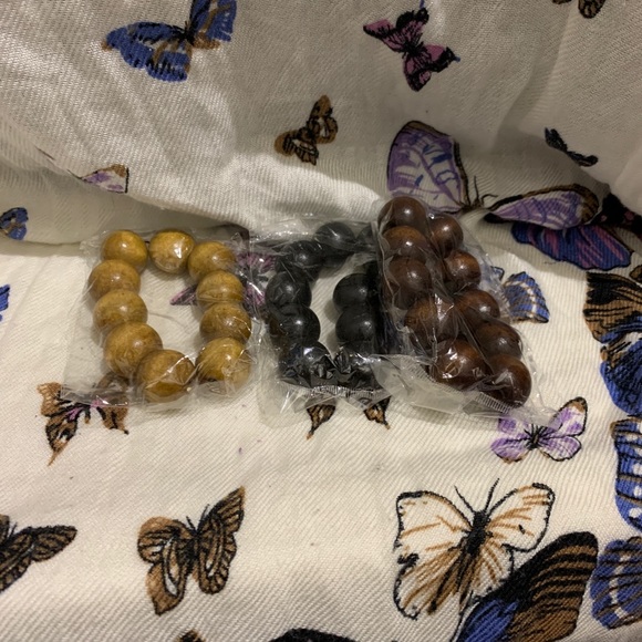 Elastic wood beads bracelets 3 colors.SOLD OUT SOLD OUT - Picture 2 of 8